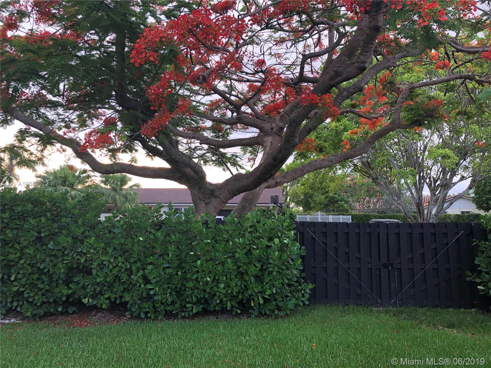 11110 Southwest 124th Road Miami, FL 33176 - Photo 4 of 24