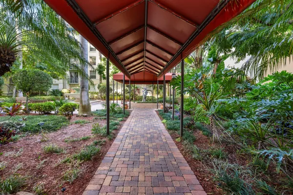 $3,600 | 651 Okeechobee Boulevard, Unit 1107, West Palm Beach, FL 33401