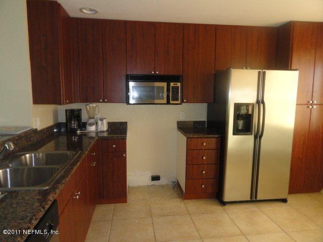 9745 Touchton Road, Unit 821 Jacksonville, FL 32246 - Photo 5 of 10 Kitchen
