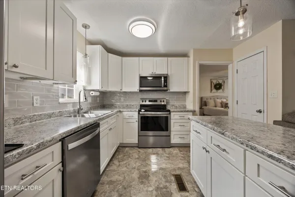 $419,000 | 8230 Gamblers Choice Trail, Powell, TN 37849