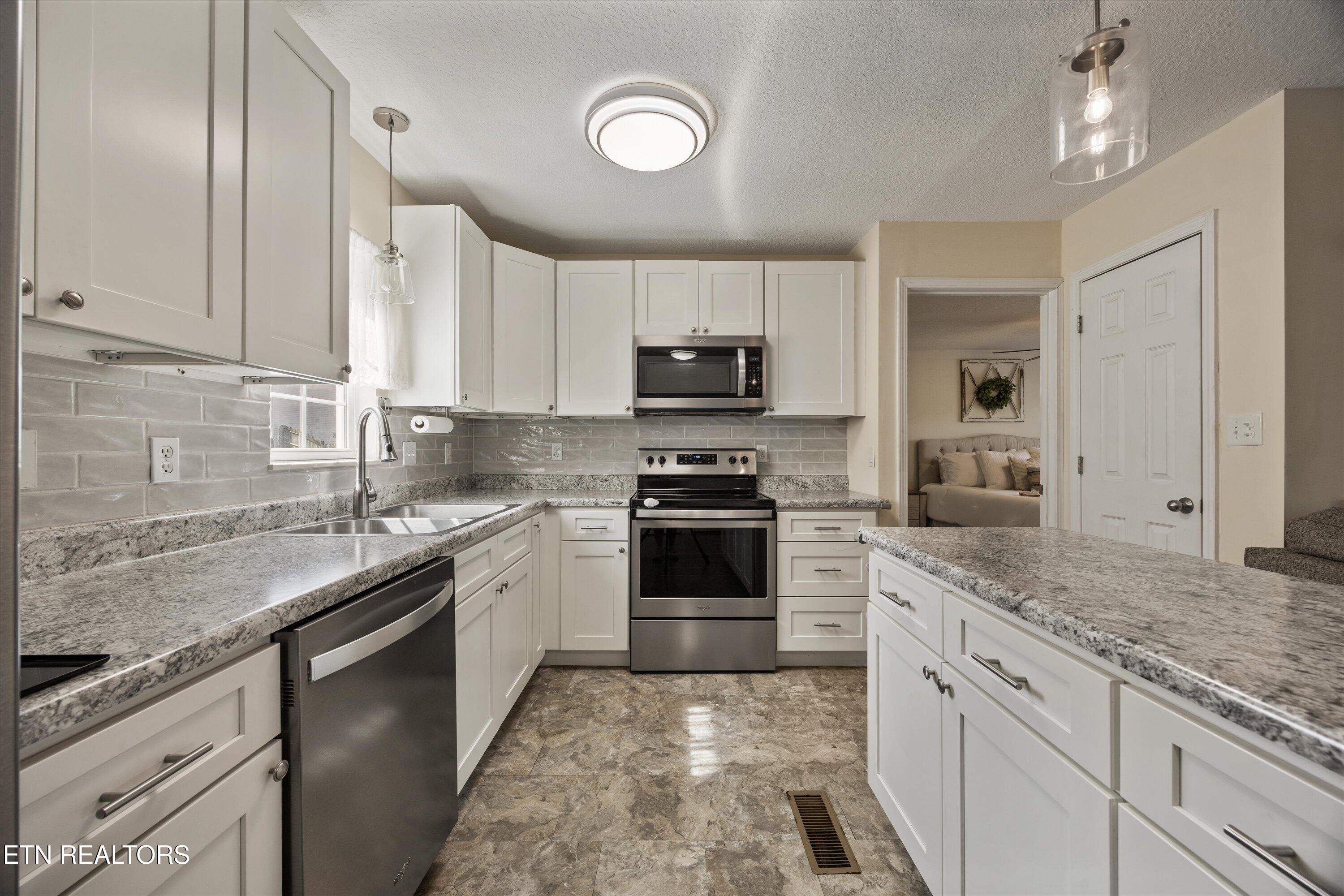 8230 Gamblers Choice Trail Powell, TN 37849 - Photo 12 of 36 IMG_9986