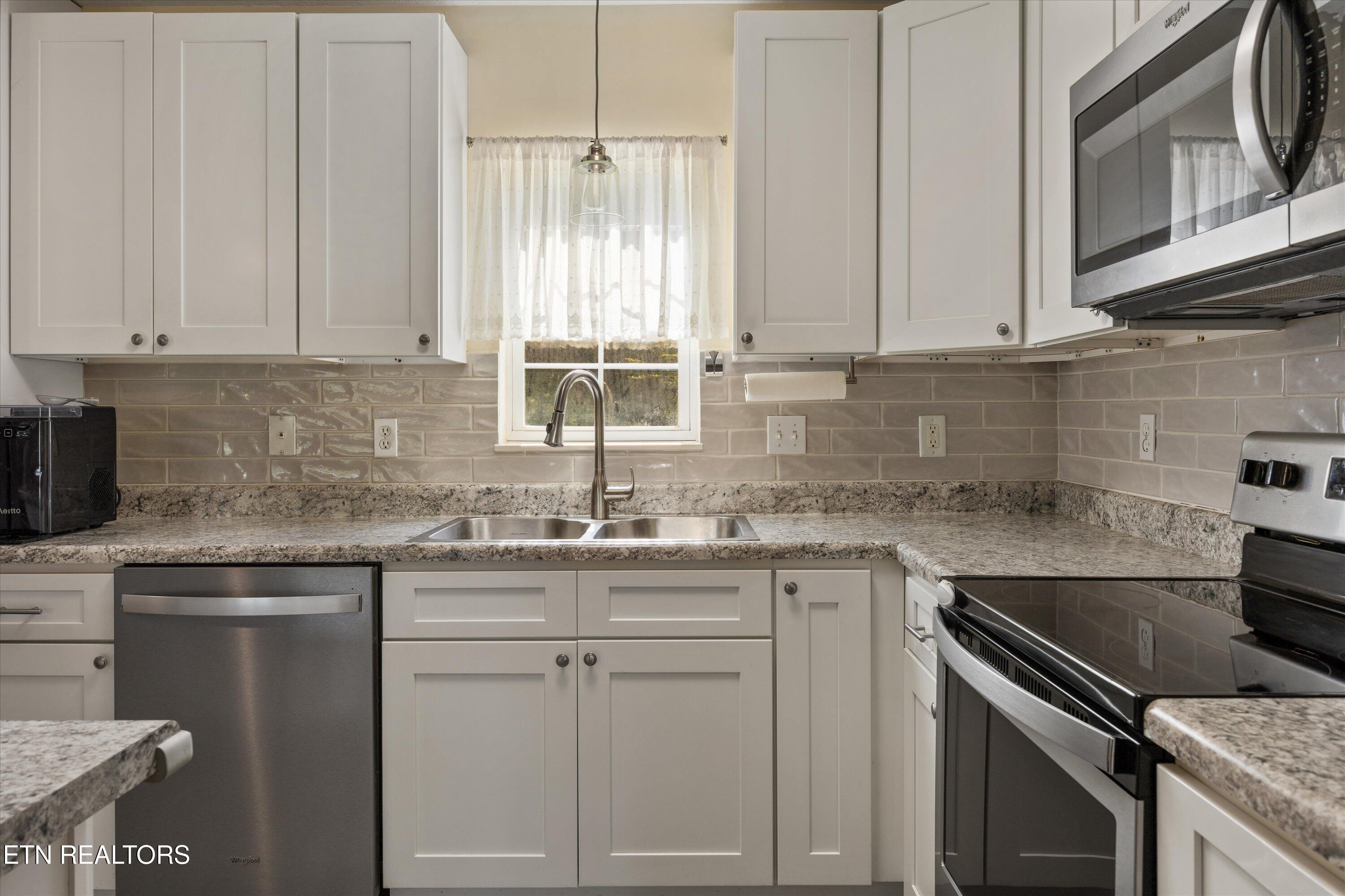 8230 Gamblers Choice Trail Powell, TN 37849 - Photo 15 of 36 IMG_9989