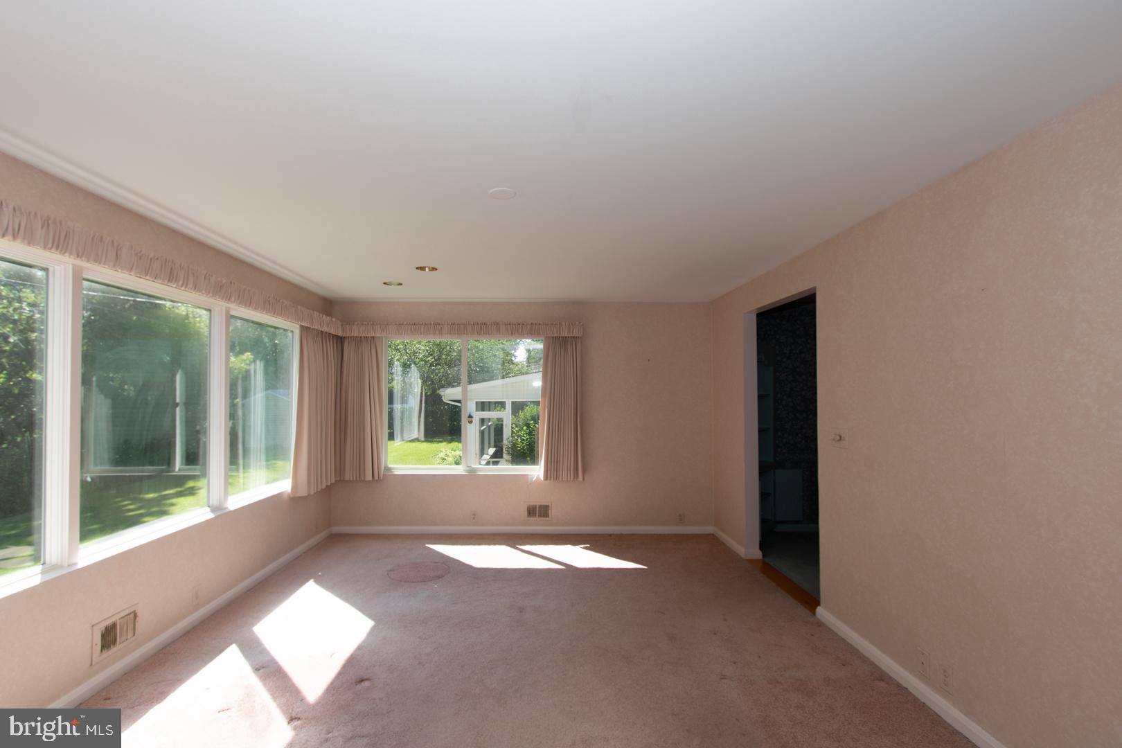 1117 Longbrook Road Lutherville-Timonium, MD 21093 - Photo 8 of 23 Gallery Image 8