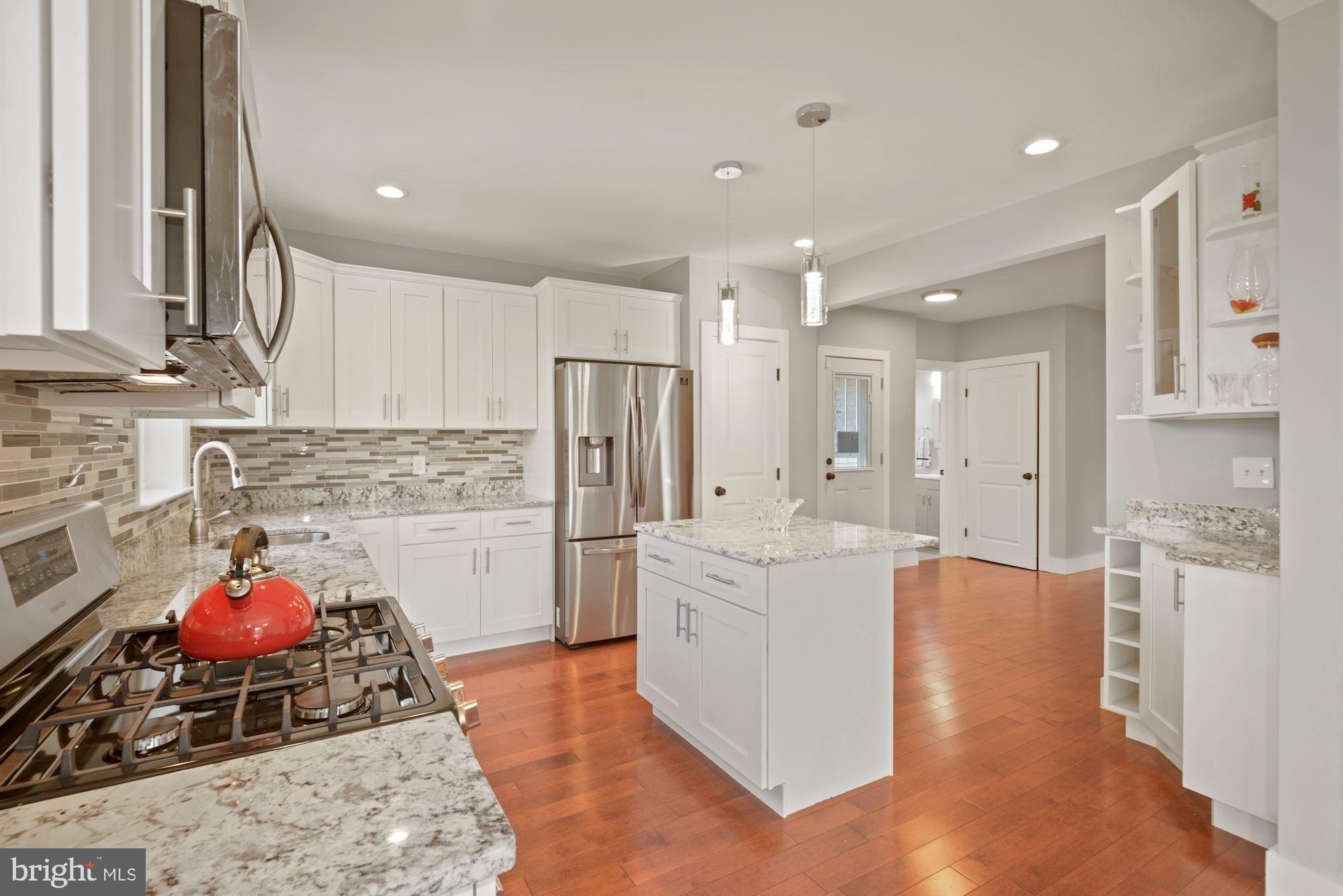 6420 13th Street Northwest Washington, DC 20012 - Photo 11 of 56 BEAUTIFUL GRANITE AND BACKSPLASH