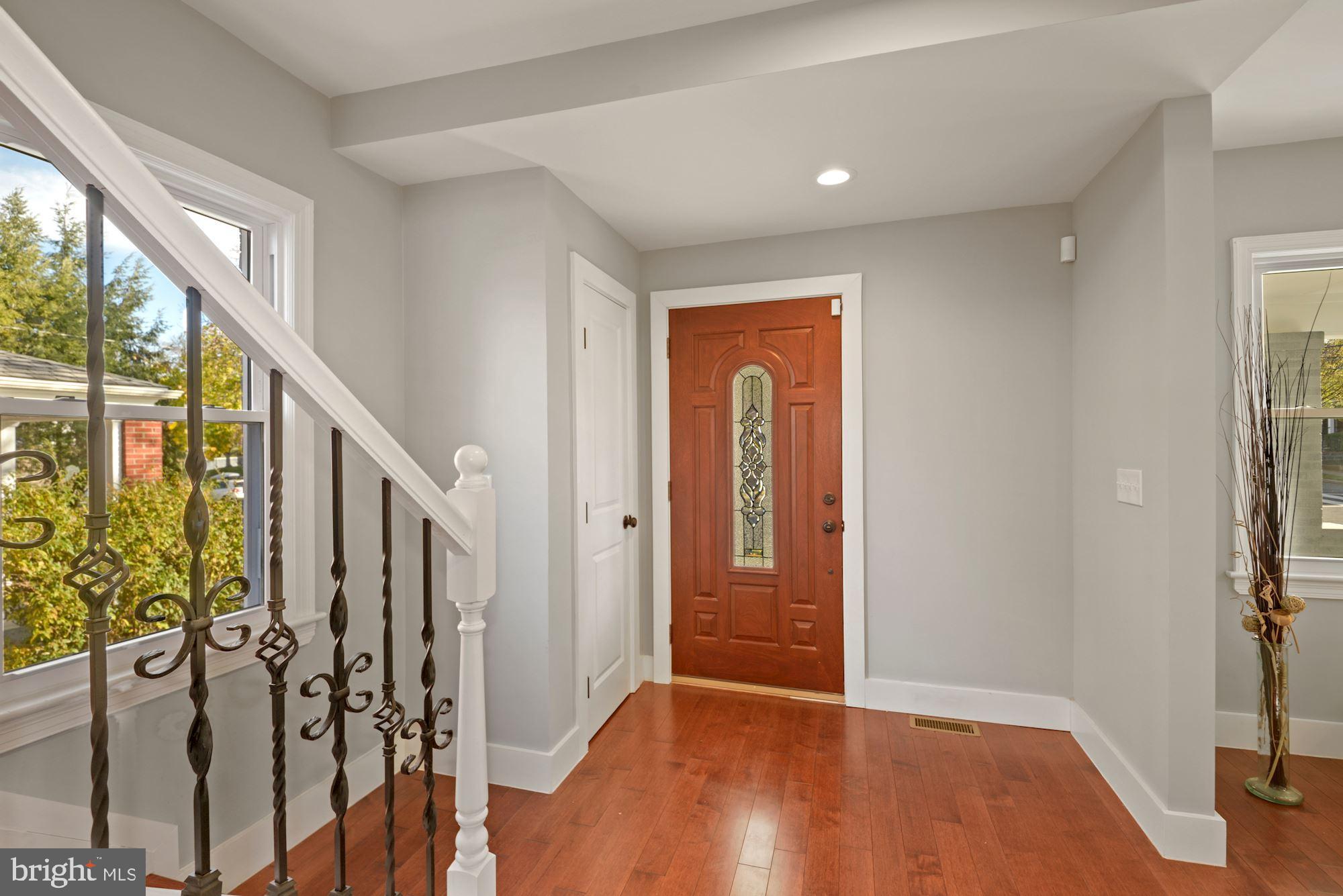 6420 13th Street Northwest Washington, DC 20012 - Photo 4 of 56 INVITING ENTRY
