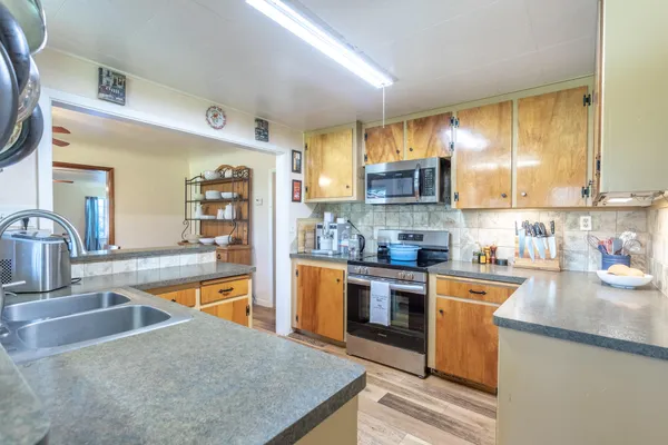 $300,000 | 2521 Radio Lane, Redding, CA 96001