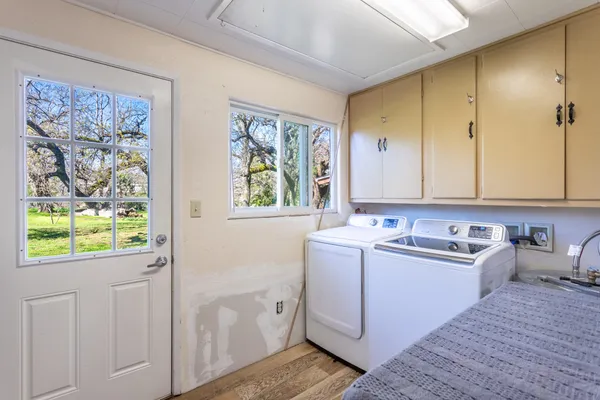 $300,000 | 2521 Radio Lane, Redding, CA 96001