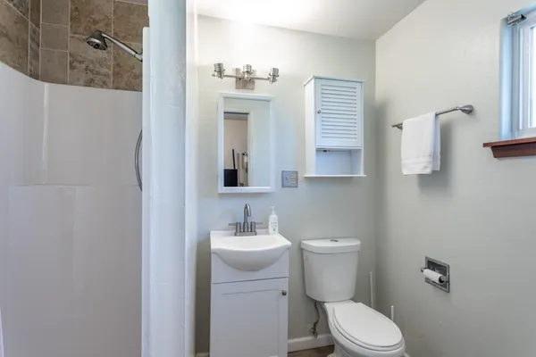 $300,000 | 2521 Radio Lane, Redding, CA 96001