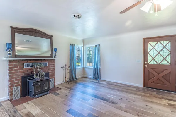 $300,000 | 2521 Radio Lane, Redding, CA 96001