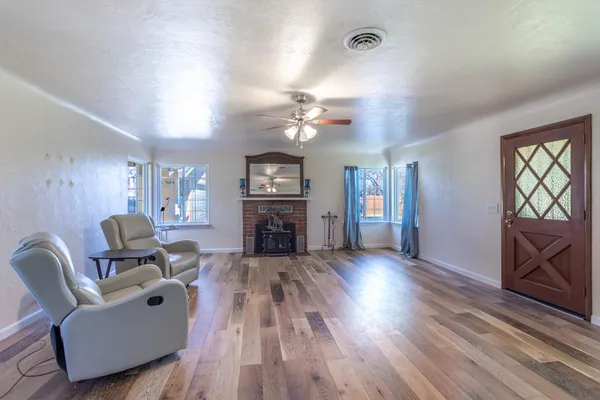 $300,000 | 2521 Radio Lane, Redding, CA 96001