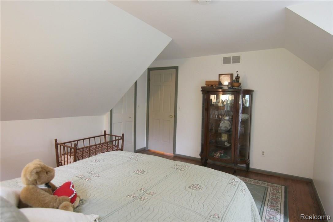 8600 Napier Road Northville, MI 48168 - Photo 37 of 39 Napier Rd Upper Bedroom 2.jpg