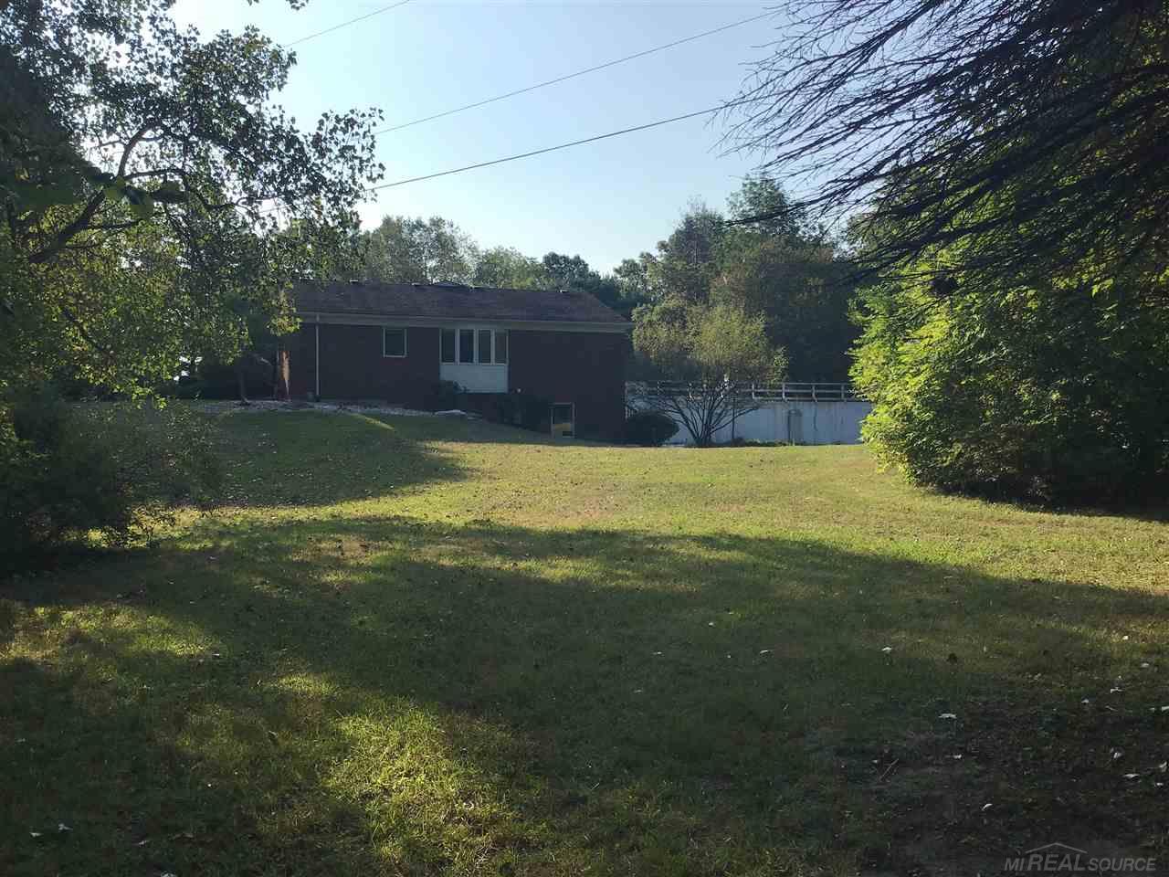 890 East Romeo Road Oakland, MI 48363 - Photo 5 of 30 50021536-4.JPG