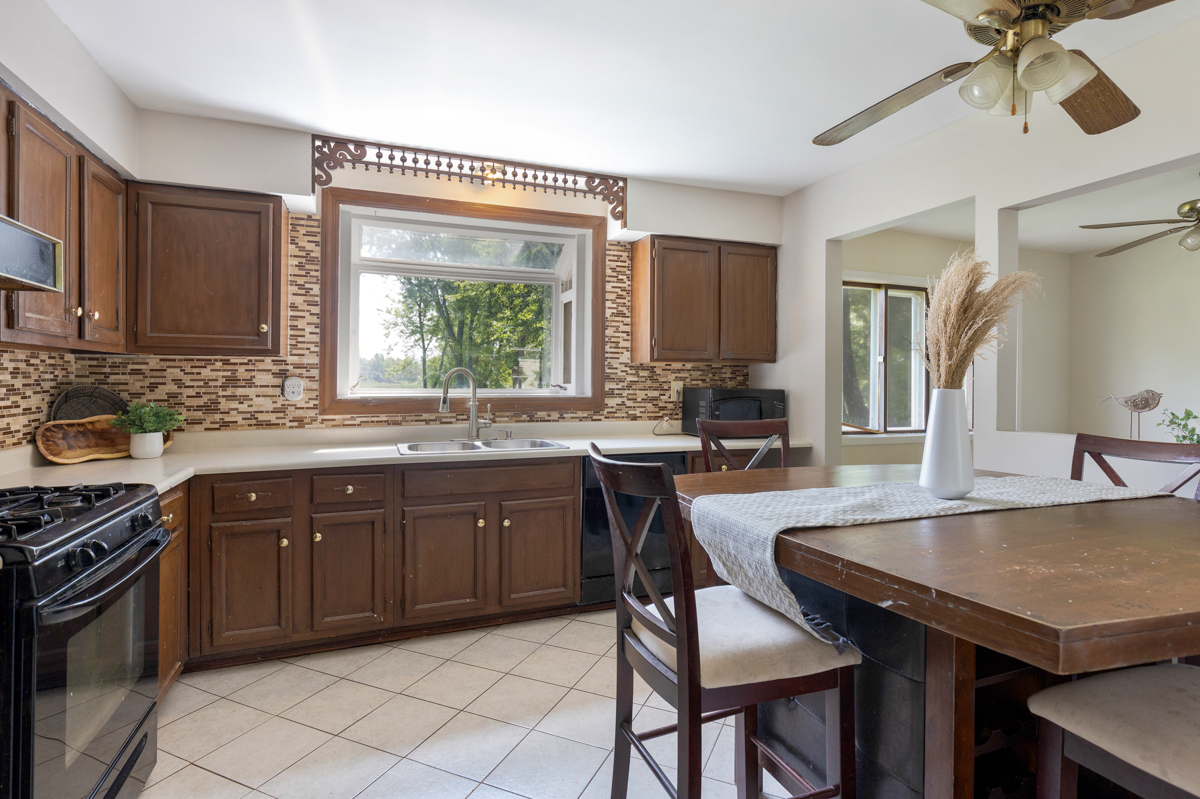 2911 Lincoln Road McHenry, IL 60051 - Photo 6 of 22 Gallery Image 6