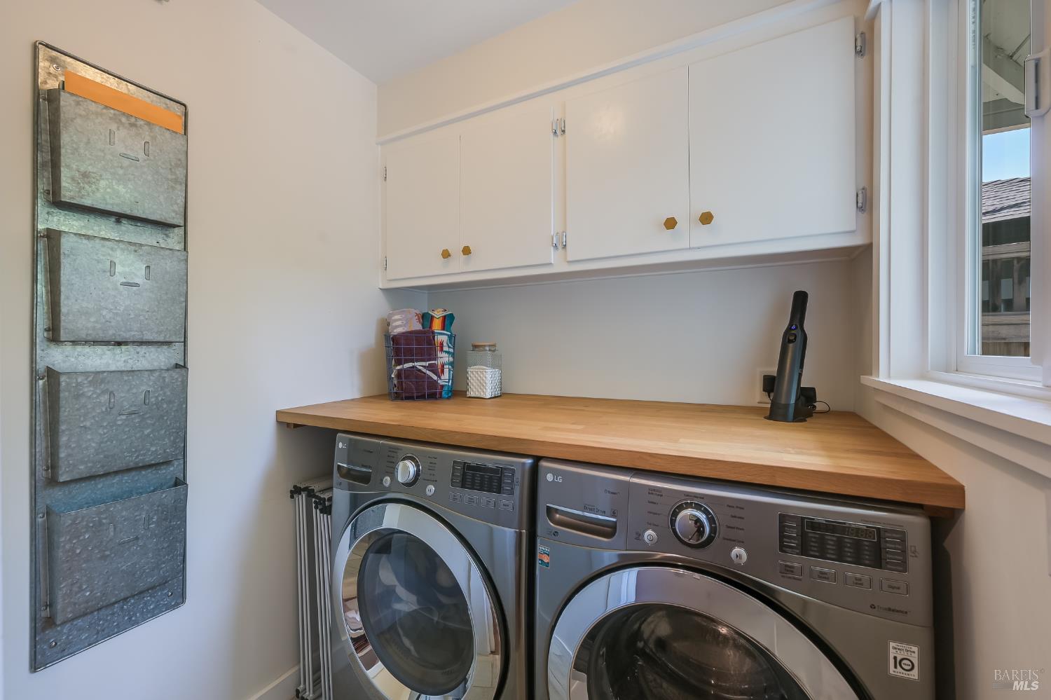 2009 Hidden Valley Drive Santa Rosa, CA 95404 - Photo 18 of 26 a utility room with dryer and washer