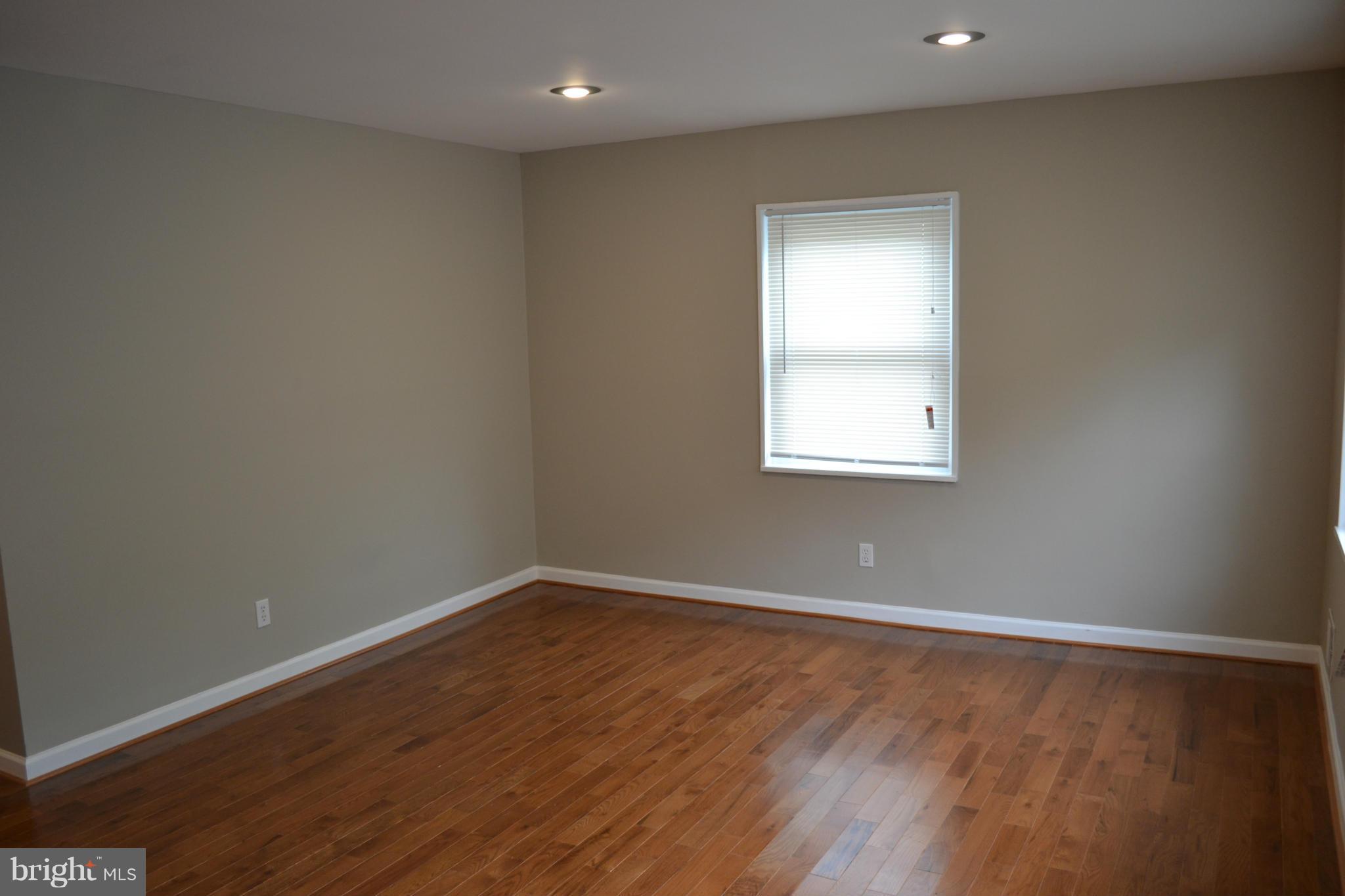 6814 Decatur Street Hyattsville, MD 20784 - Photo 4 of 25 Living Room