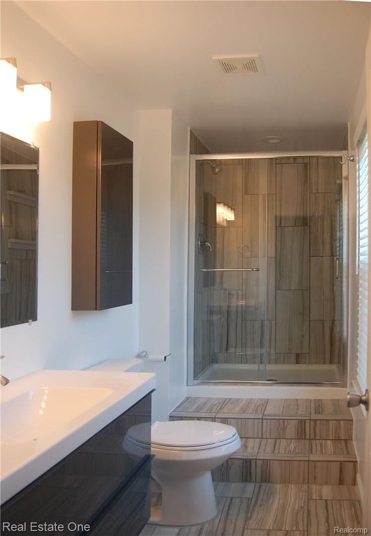 3499 Bauer Road Brighton, MI 48116 - Photo 15 of 29 Renovated Master Bathroom