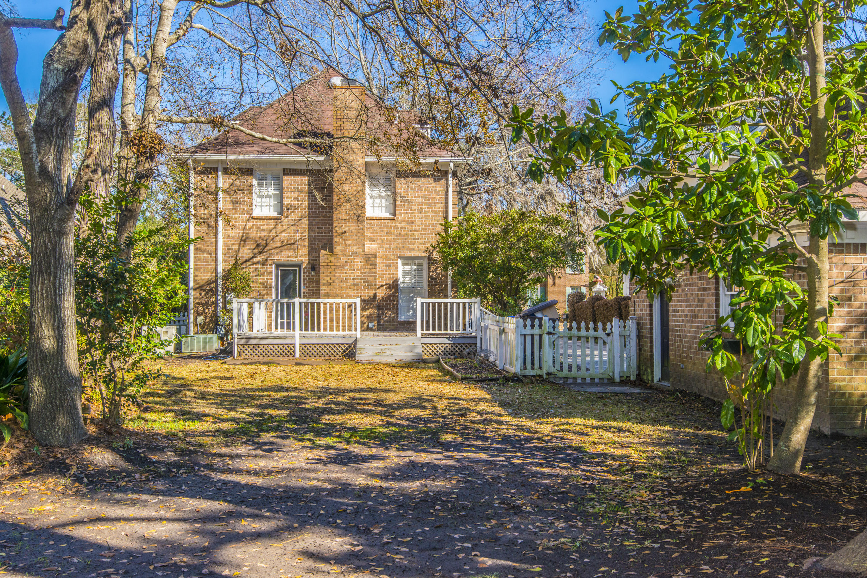 995 Governors Road Mount Pleasant, SC 29464 - Photo 2 of 42 _DSC7751