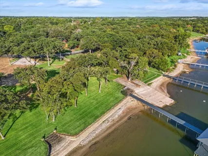 $999,999 | 12424 Lake Forest Drive, Azle, TX 76020