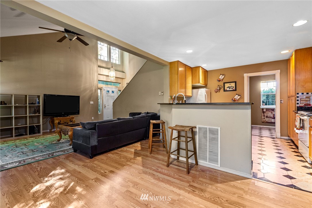 19155 110th Place Southeast Renton, WA 98055 - Photo 8 of 37 Gallery Image 8