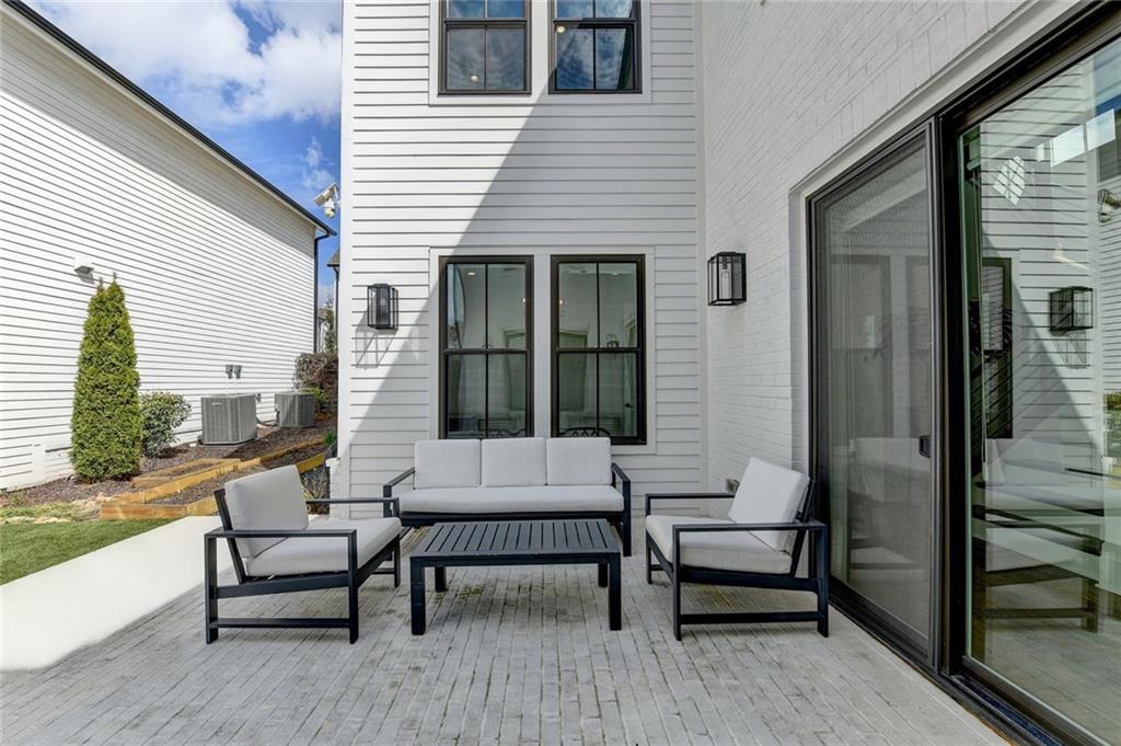 6785 Halcyon Way Alpharetta, GA 30005 - Photo 12 of 90