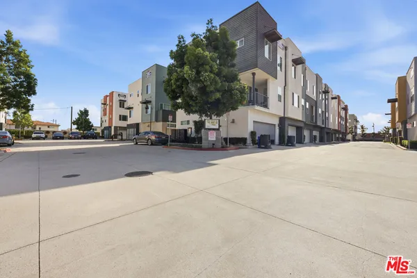 $3,800 | 9942 Artesia Boulevard, Unit 704, Bellflower, CA 90706