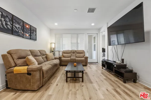 $3,800 | 9942 Artesia Boulevard, Unit 704, Bellflower, CA 90706