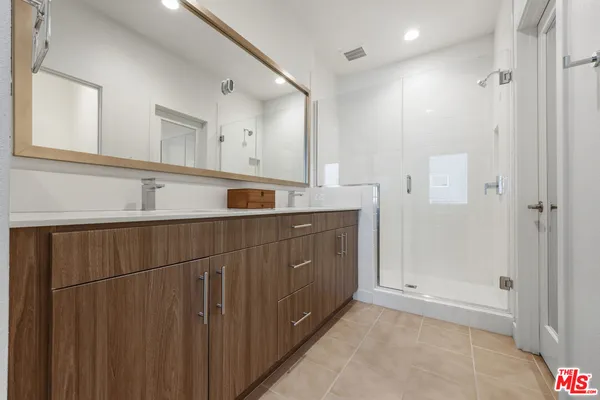 $3,800 | 9942 Artesia Boulevard, Unit 704, Bellflower, CA 90706