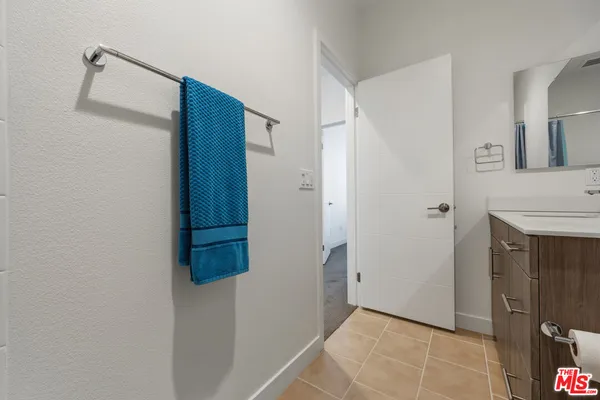 $3,800 | 9942 Artesia Boulevard, Unit 704, Bellflower, CA 90706