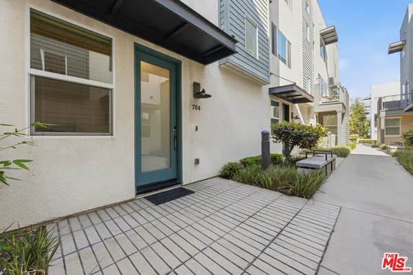 $3,800 | 9942 Artesia Boulevard, Unit 704, Bellflower, CA 90706
