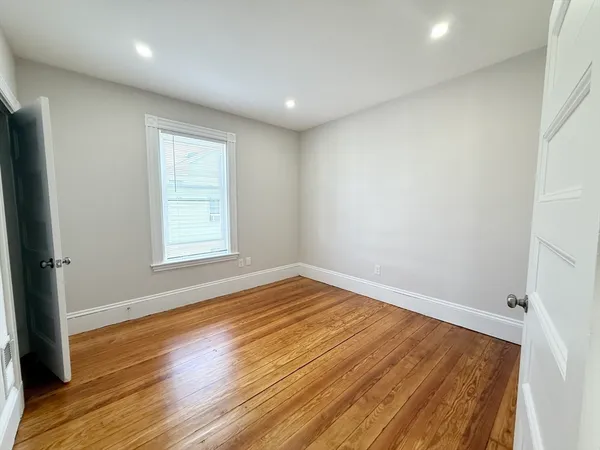 $3,800 | 71 Saxton Street, Unit 3, Boston, MA 02125