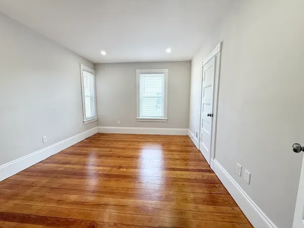 $3,800 | 71 Saxton Street, Unit 3, Boston, MA 02125