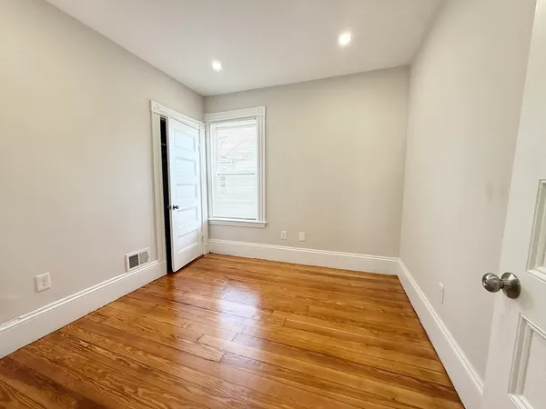 $3,800 | 71 Saxton Street, Unit 3, Boston, MA 02125
