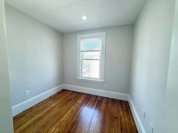 $3,800 | 71 Saxton Street, Unit 3, Boston, MA 02125
