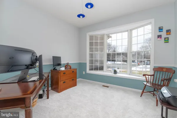 a black and white photo of a room