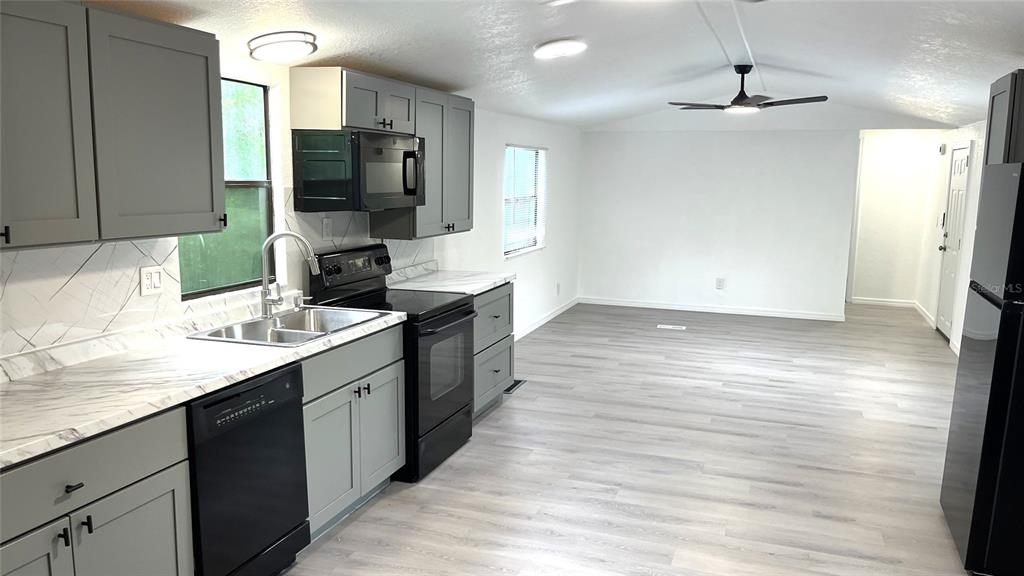 9860 Golden Loop New Port Richey, FL 34654 - Photo 11 of 37 Gallery Image 11