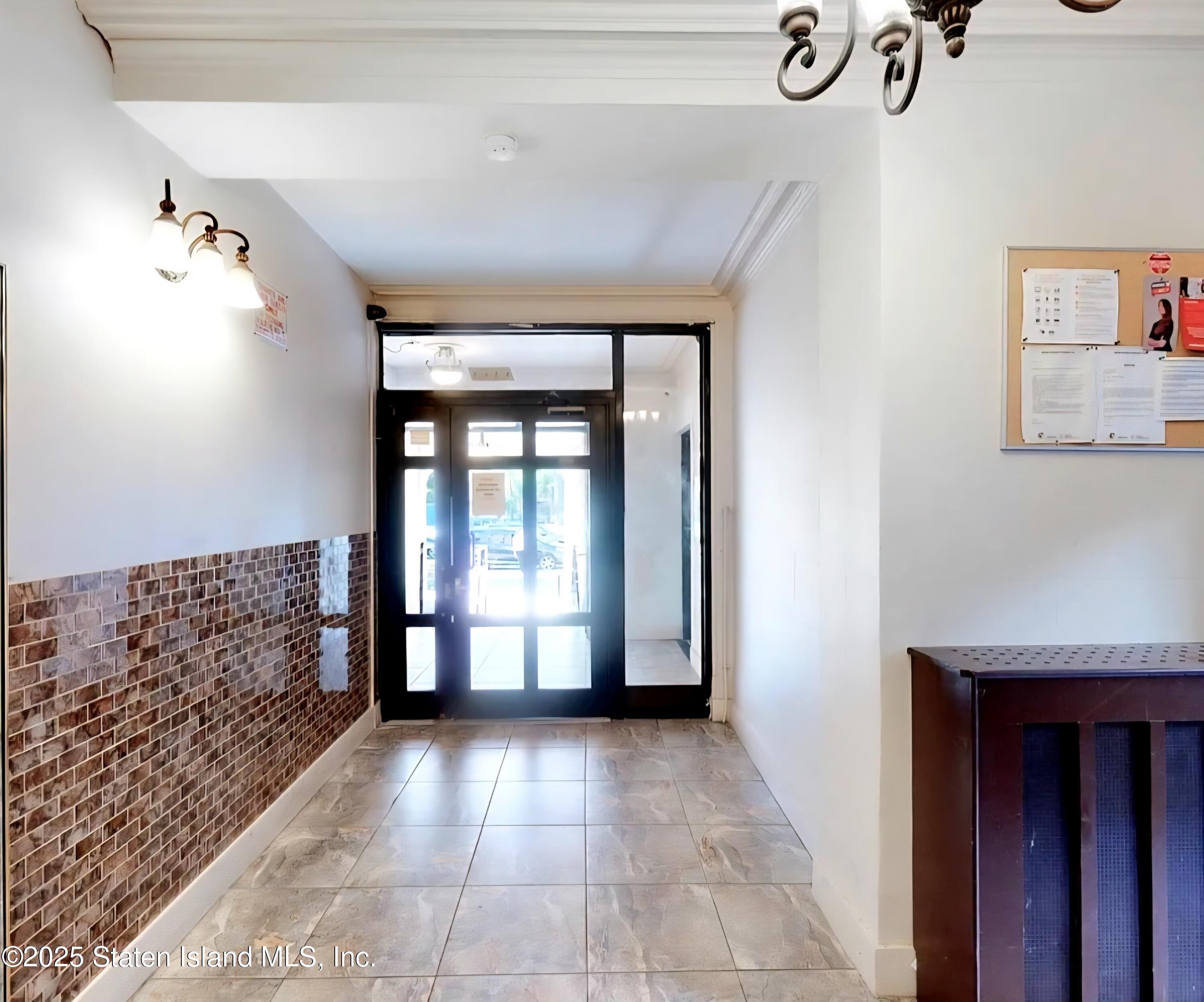 3039 Ocean Parkway, Unit D5 Brooklyn, NY 11235 - Photo 4 of 7 a view of gallery with windows