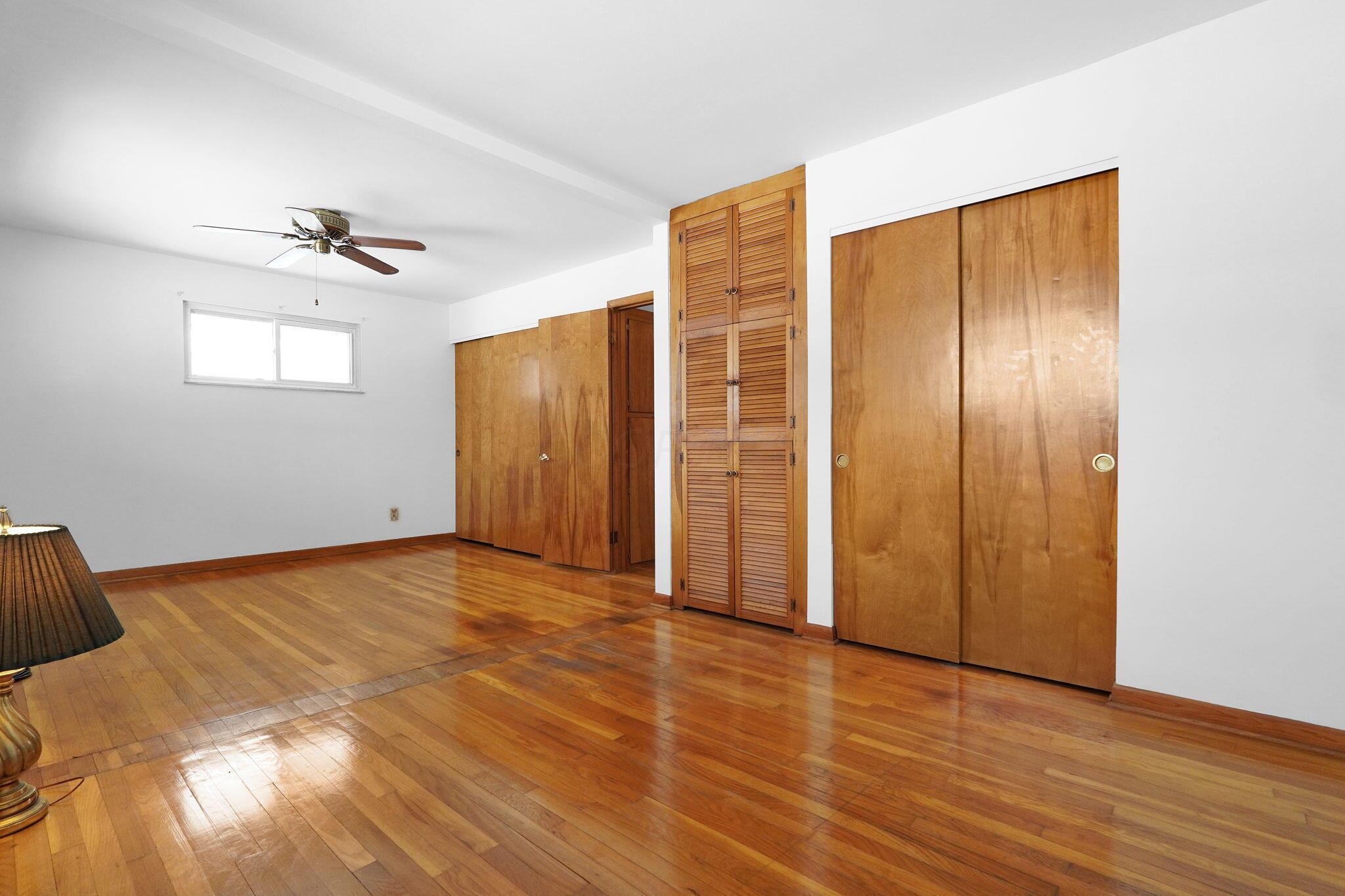 3068 Marwick Road Columbus, OH 43232 - Photo 22 of 40 Larger Bedroom Closets