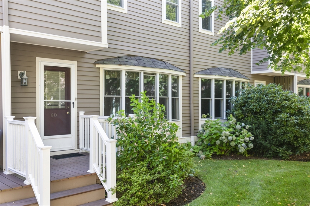 8 Locust Lane, Unit 4 Watertown, MA 02472 - Photo 3 of 42