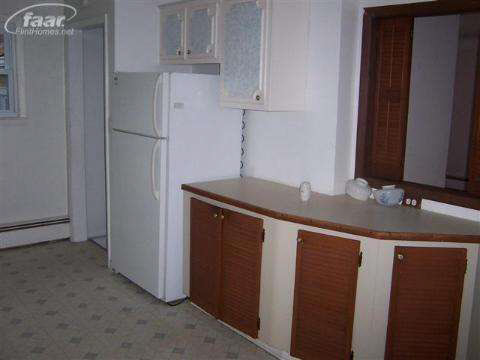 3139 South Center Road Burton, MI 48519 - Photo 8 of 11 20144662-7.JPG
