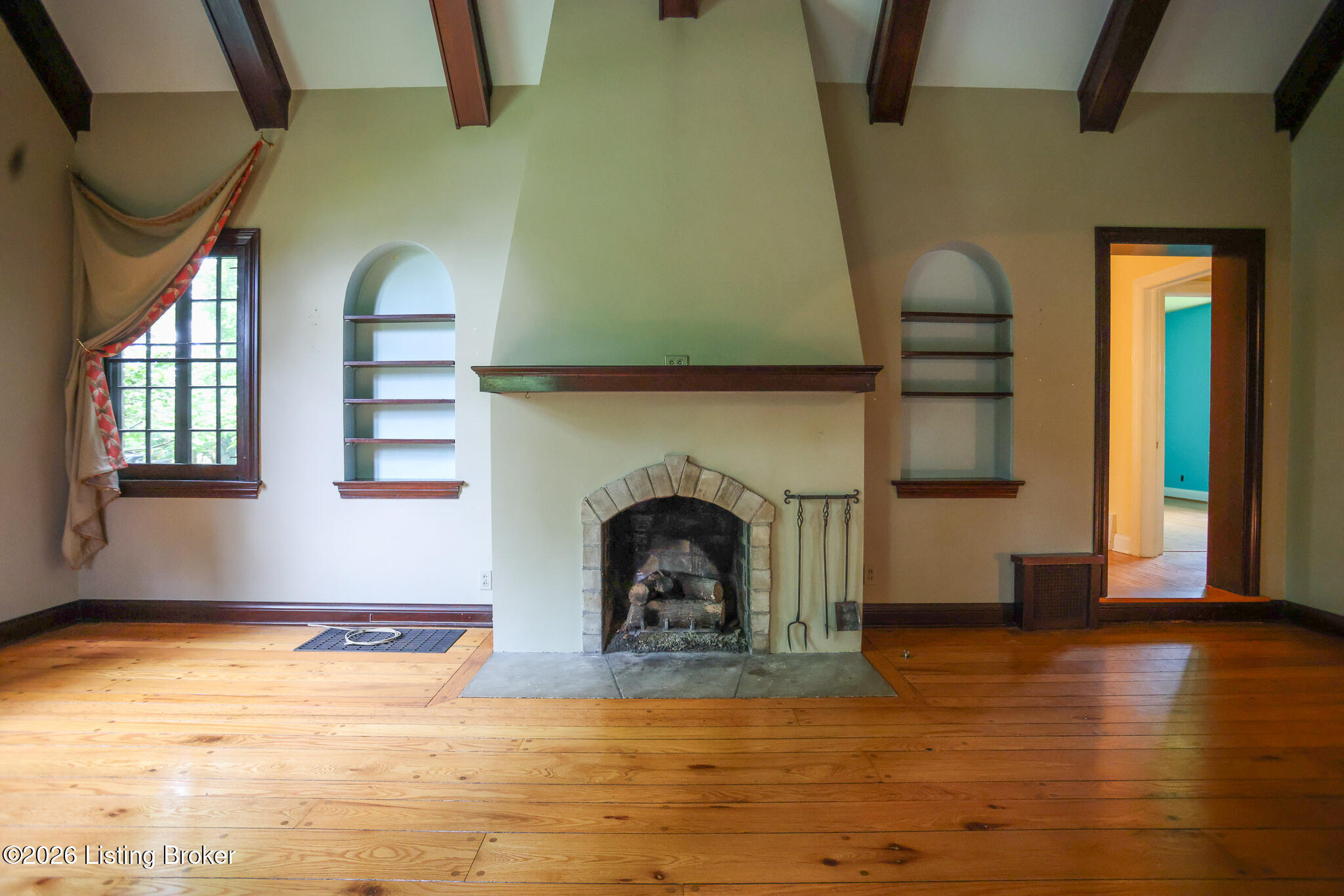 513 Emery Road Louisville, KY 40206 - Photo 11 of 50 LR with view toward dining room