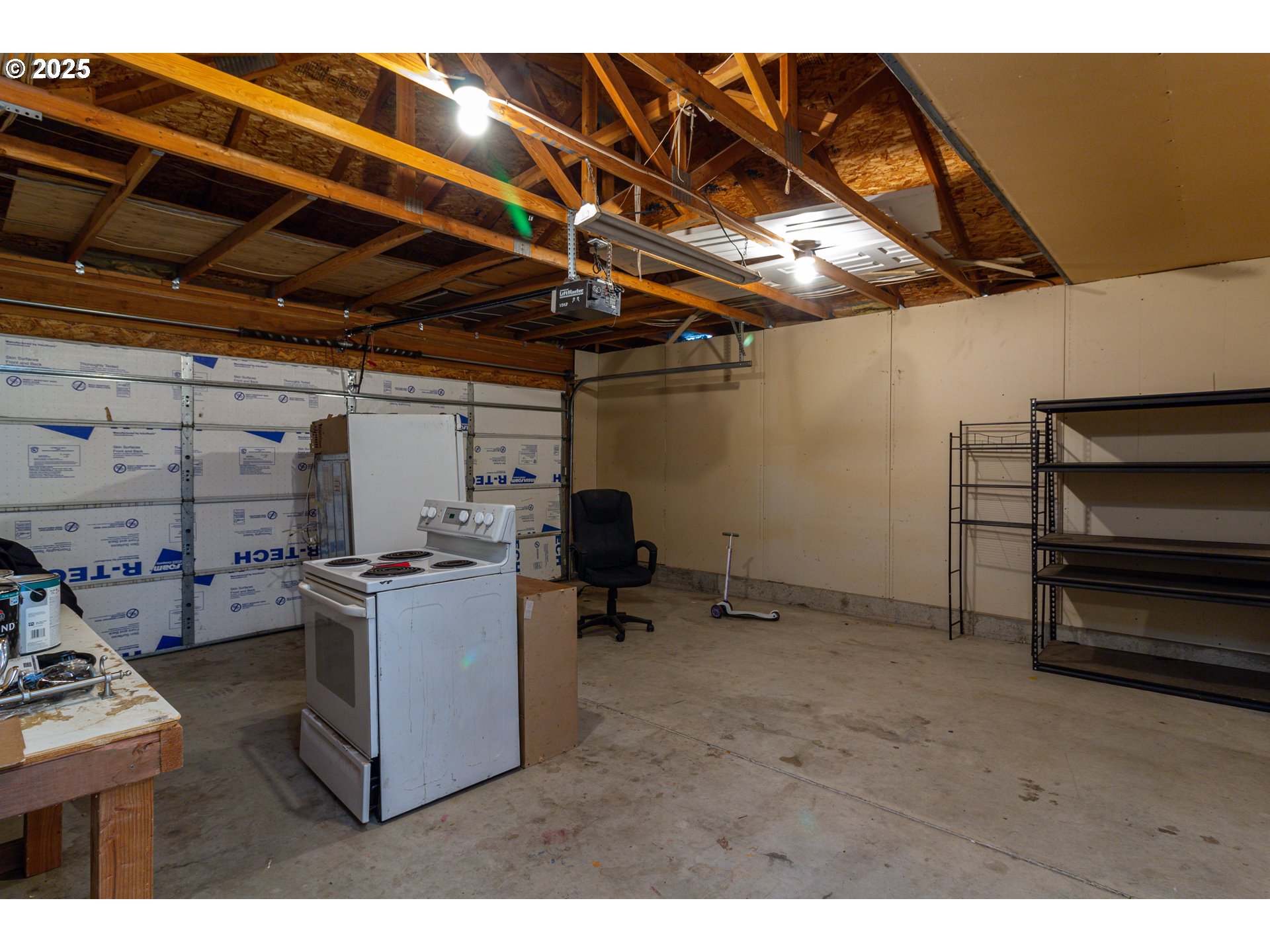 2464 Blue Jay Way Umatilla, OR 97882 - Photo 11 of 39 a view of a room with storage and utility
