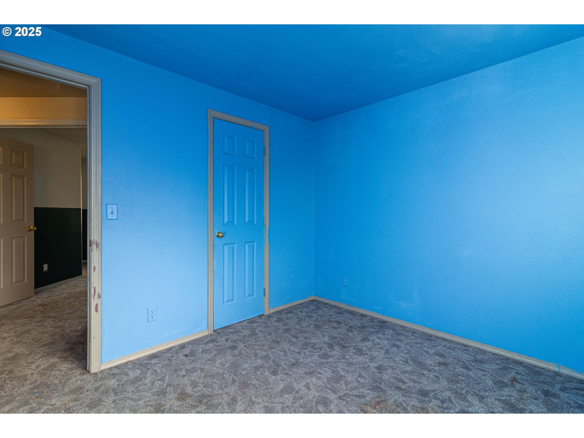 2464 Blue Jay Way Umatilla, OR 97882 - Photo 18 of 39 a view of empty room