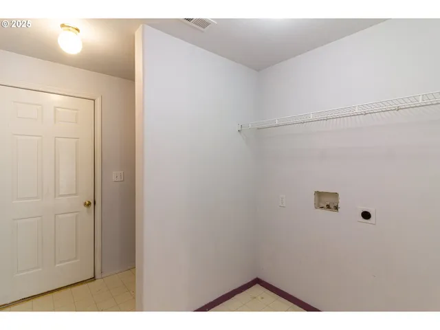 $374,900 | 2464 Blue Jay Way, Umatilla, OR 97882