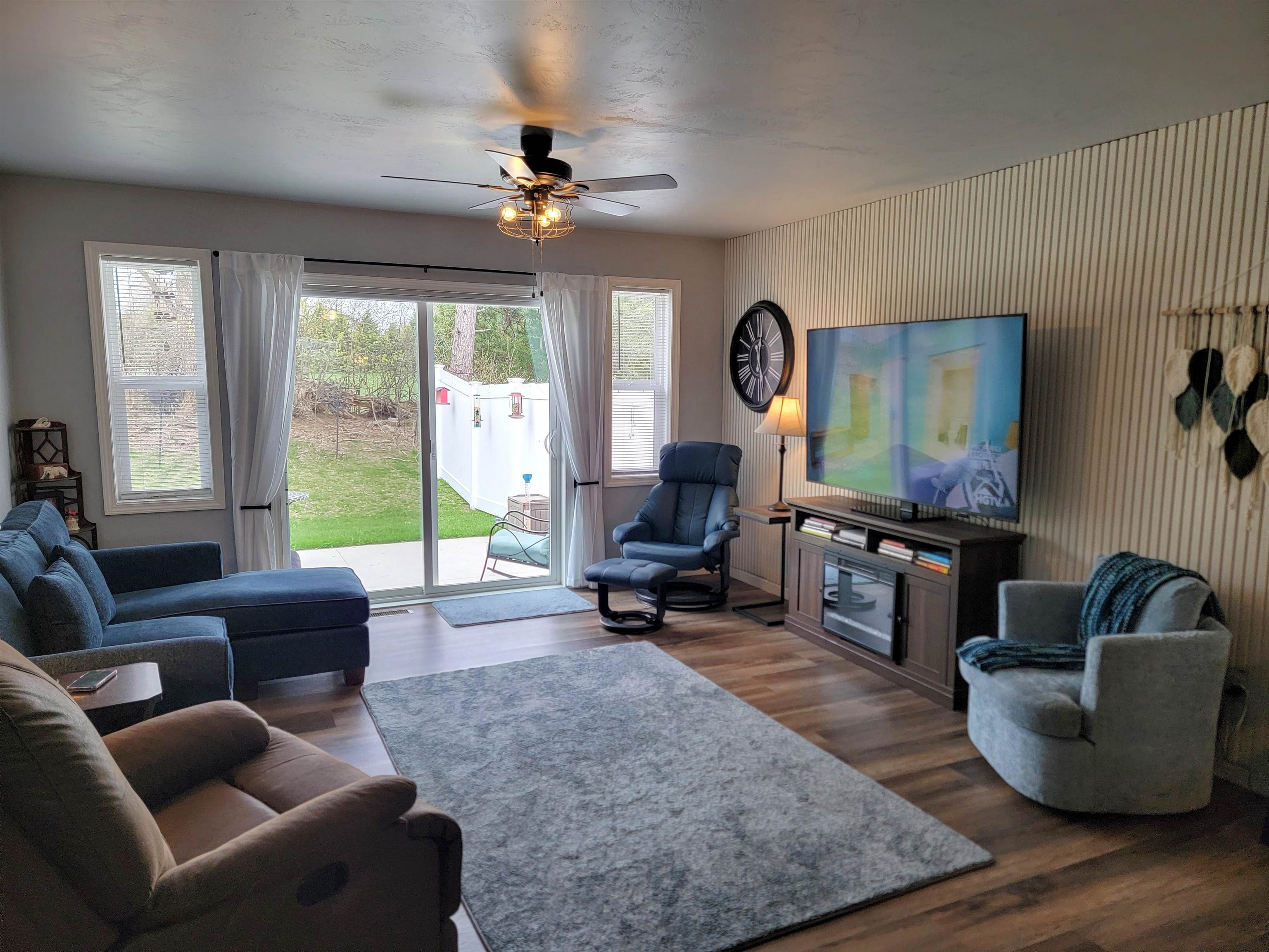 2125 Abbey Road New London, WI 54961 - Photo 7 of 30