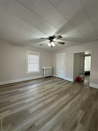 $2,200 | 9 Elizabeth Street, Unit 2, Port Jervis, NY 12771