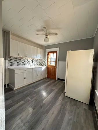 $2,200 | 9 Elizabeth Street, Unit 2, Port Jervis, NY 12771