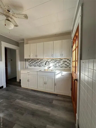 $2,200 | 9 Elizabeth Street, Unit 2, Port Jervis, NY 12771