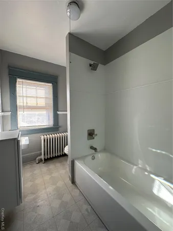 $2,200 | 9 Elizabeth Street, Unit 2, Port Jervis, NY 12771