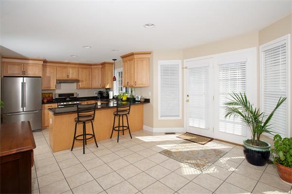 407 Vinnicum Road Swansea, MA 02777 - Photo 3 of 15 Gallery Image 3