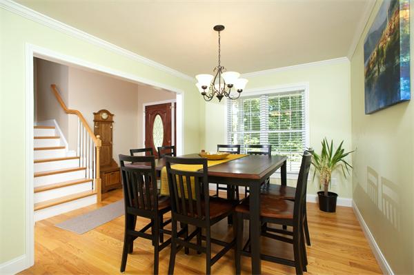 407 Vinnicum Road Swansea, MA 02777 - Photo 4 of 15 Gallery Image 4